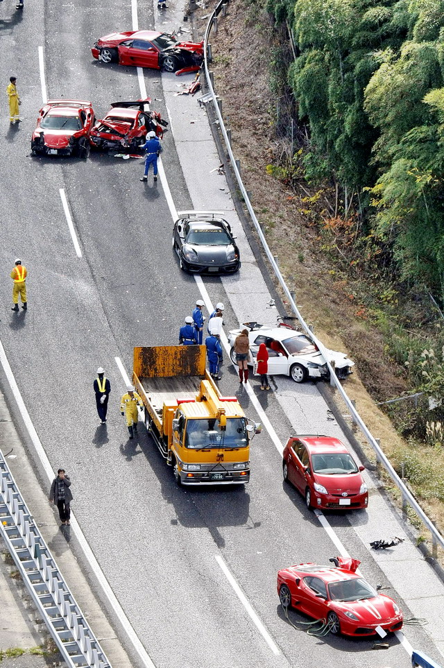 Japan Ferraris Accident