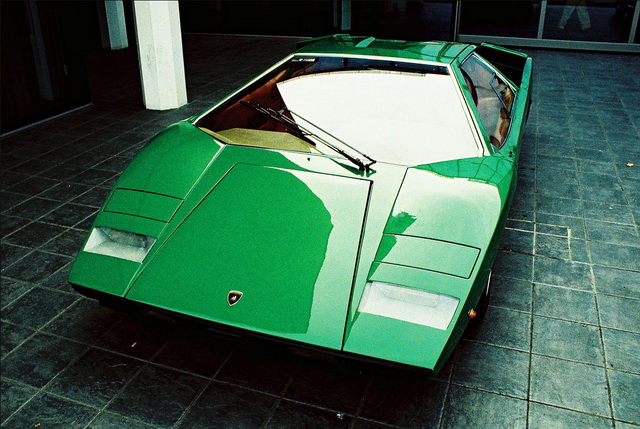 Lamborghini_Countach_LP400_1972_by_Bertone_detail1