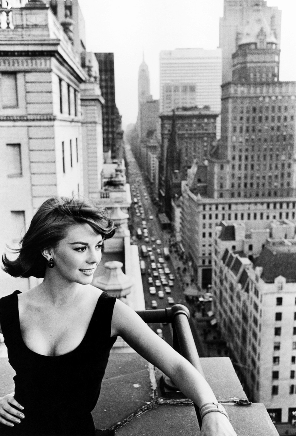 Natalie Wood.. Fifth Avenue.. Savoy Plaza Hotel.. 1961